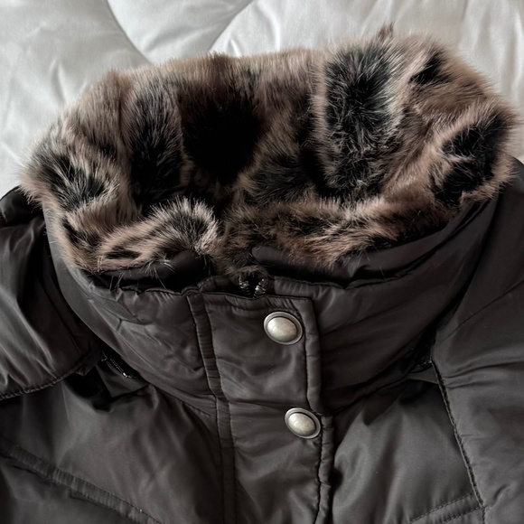 NWT London Fog Women's Black Puffer Down Coat w/Faux Fur Hood Size L - Picture 8 of 15